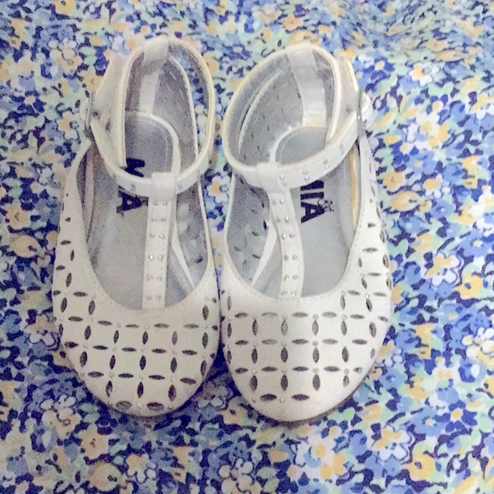 Girl shoes